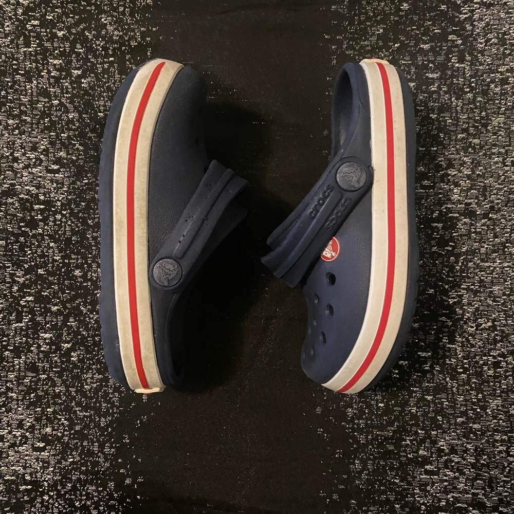 Blue Crocs boys size 7 toddlers